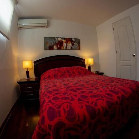 Bed & Breakfast - La Casa De Ceci Lima Ngoại thất bức ảnh