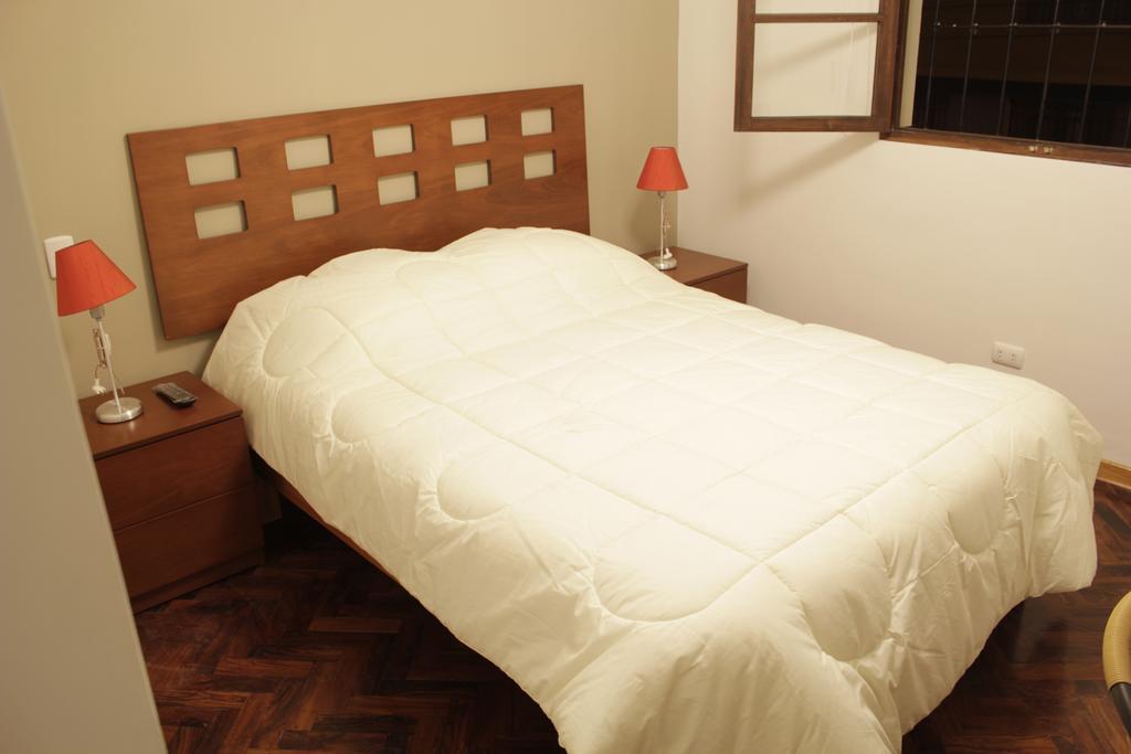 Bed & Breakfast - La Casa De Ceci Lima Ngoại thất bức ảnh