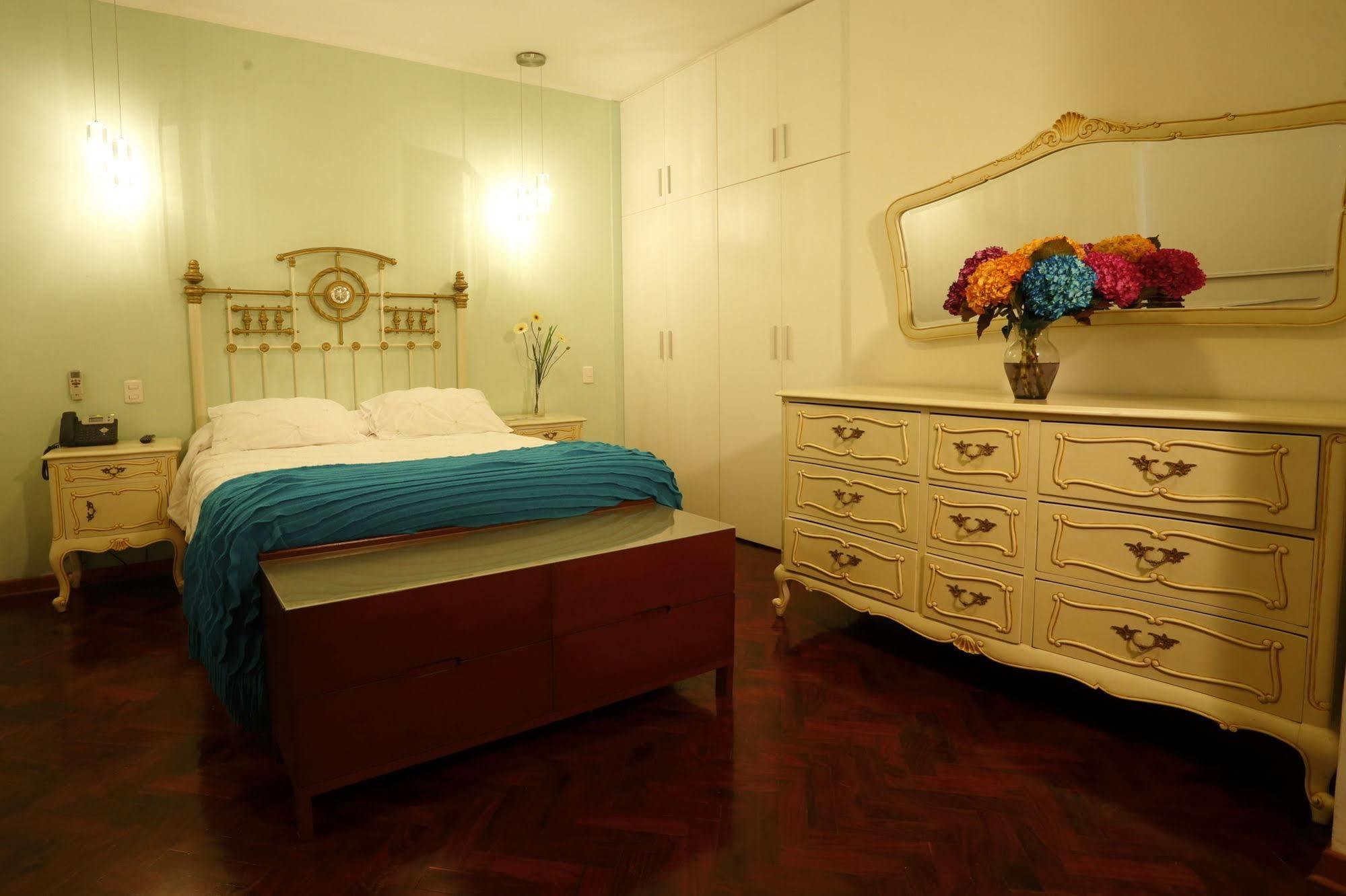 Bed & Breakfast - La Casa De Ceci Lima Ngoại thất bức ảnh