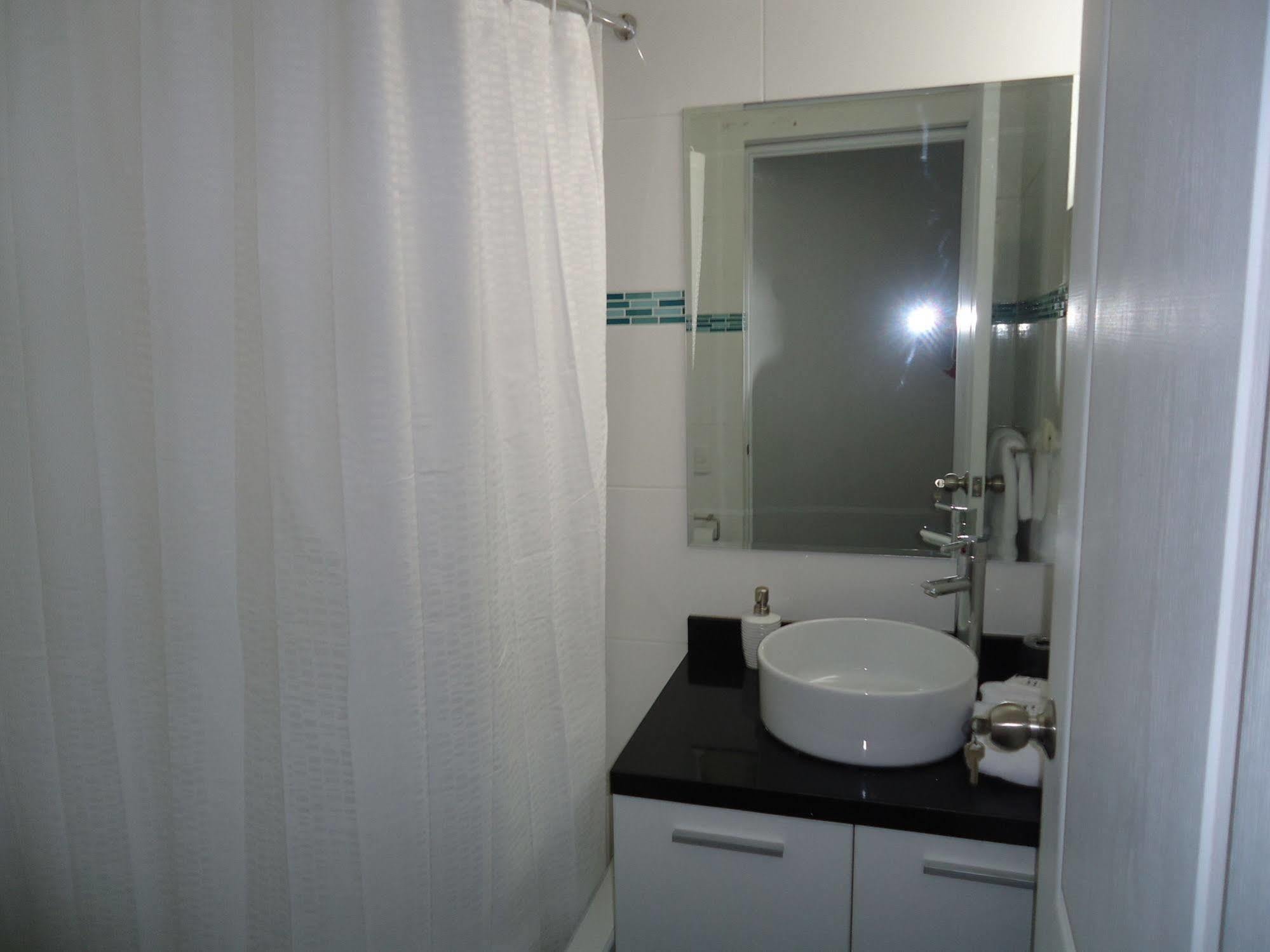Bed & Breakfast - La Casa De Ceci Lima Ngoại thất bức ảnh