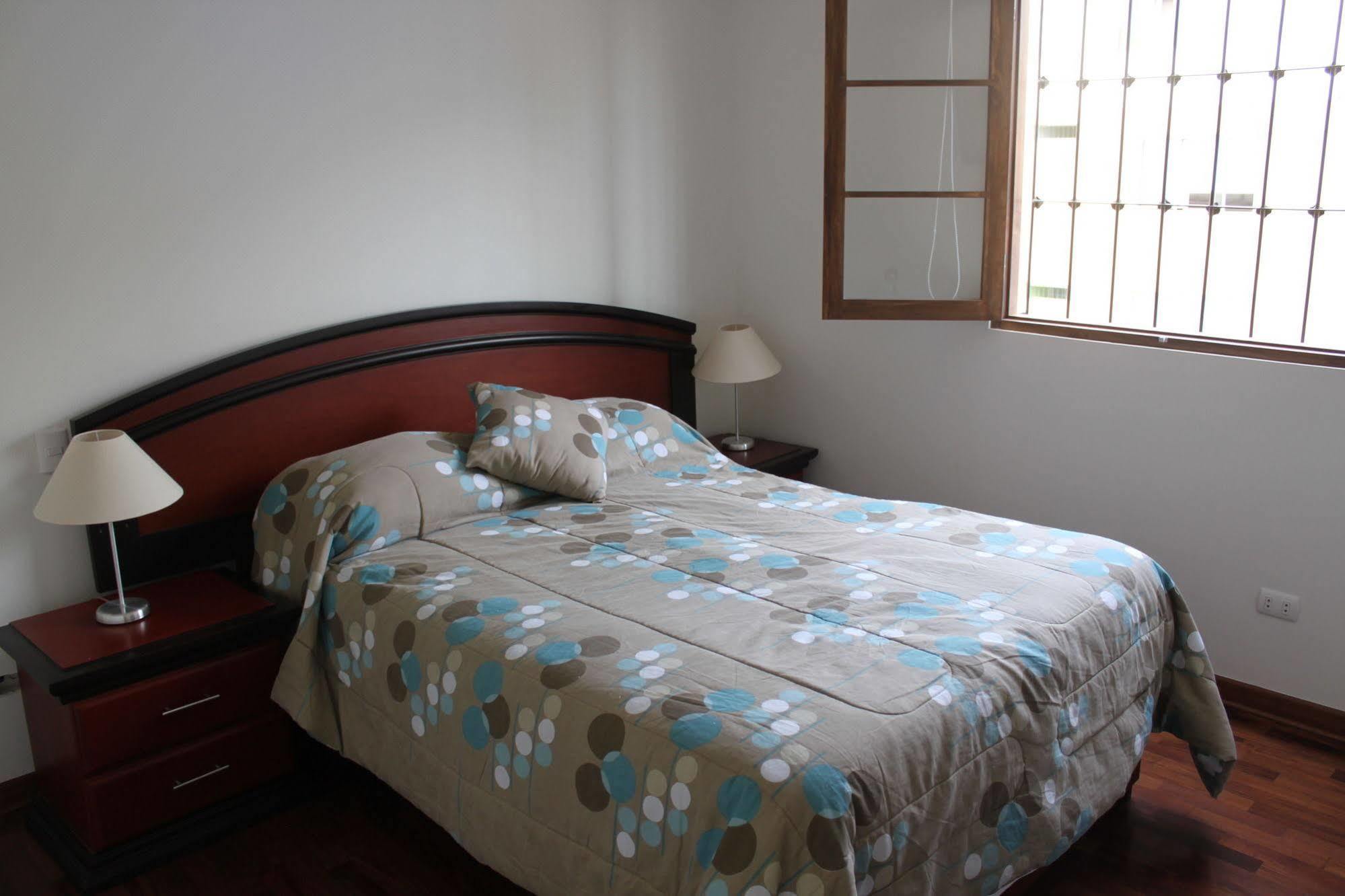 Bed & Breakfast - La Casa De Ceci Lima Ngoại thất bức ảnh