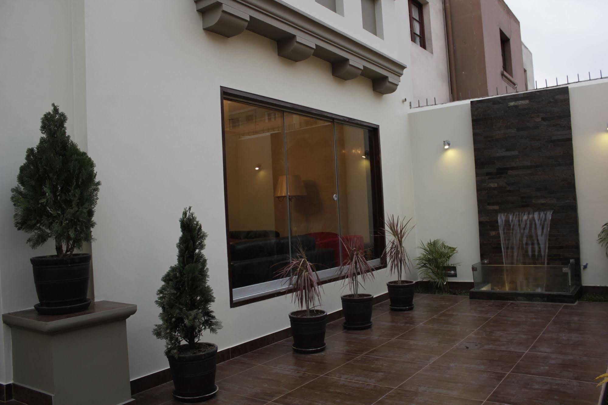 Bed & Breakfast - La Casa De Ceci Lima Ngoại thất bức ảnh
